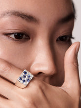 Load image into Gallery viewer, The grand rose garden signet ring, silver and blue
