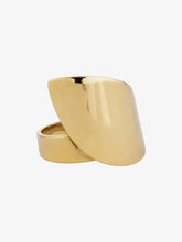 Load image into Gallery viewer, Olive Ring handcrafted in gold
