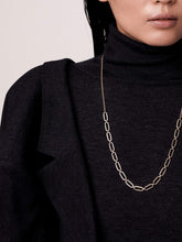 Load image into Gallery viewer, Collier Necklace handcrafted in gold
