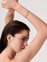 Load image into Gallery viewer, Seafire bracelet
