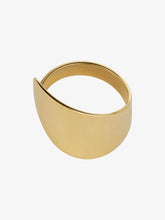 Load image into Gallery viewer, Olive Ring handcrafted in gold
