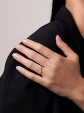 Load image into Gallery viewer, 5 black diamond mini peak band
