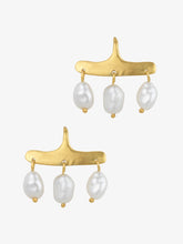 Load image into Gallery viewer, Keshi Pearl Syca Earrings
