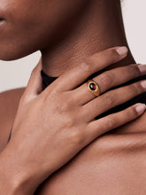 Load image into Gallery viewer, Garnet Roz Ring
